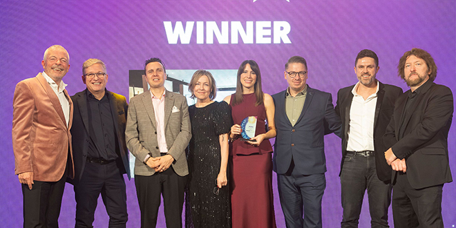 Popular - PJH wins Best Distributor of the Year award